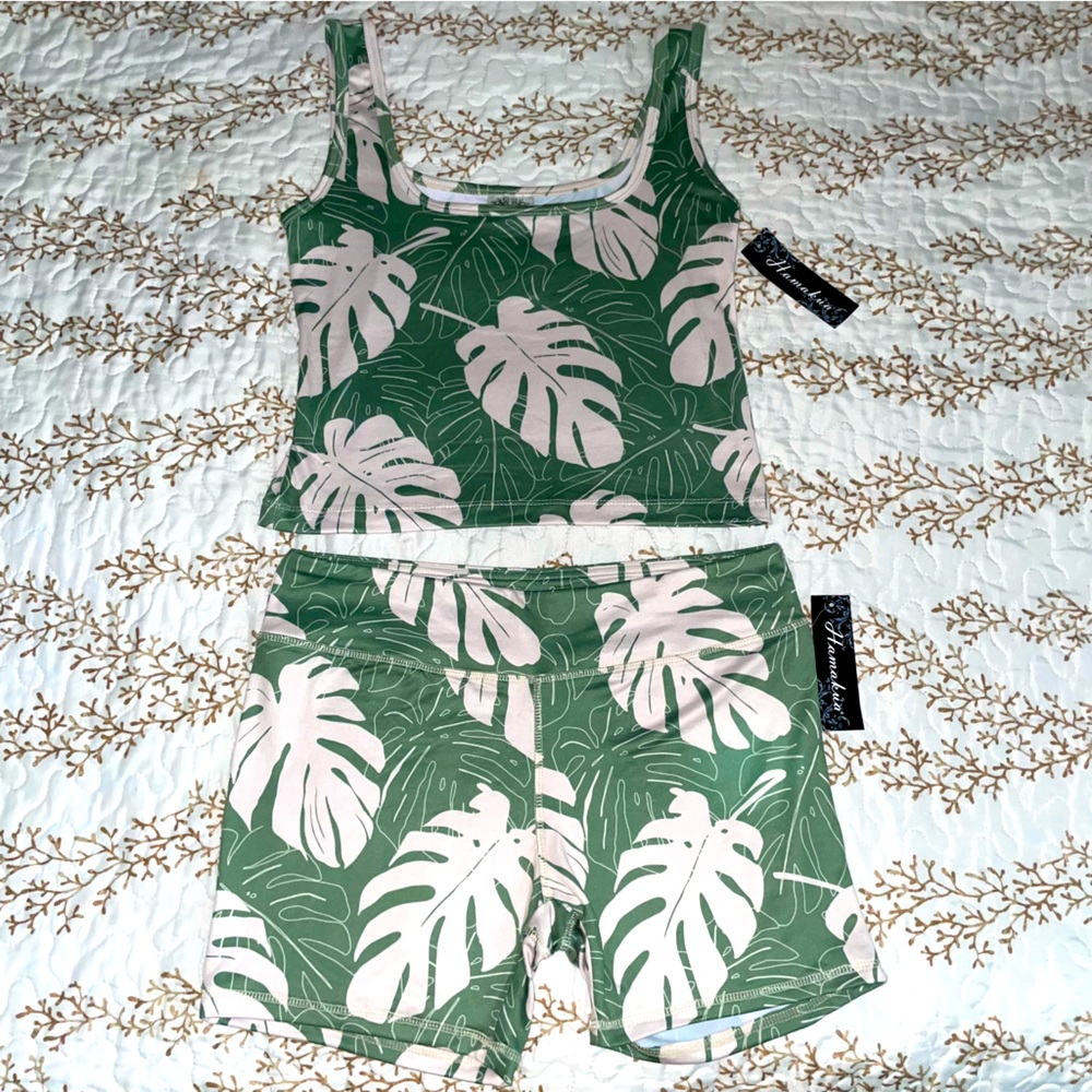 NWT activewear set Leaf Print top shorts gym casual bundle tropical athletic